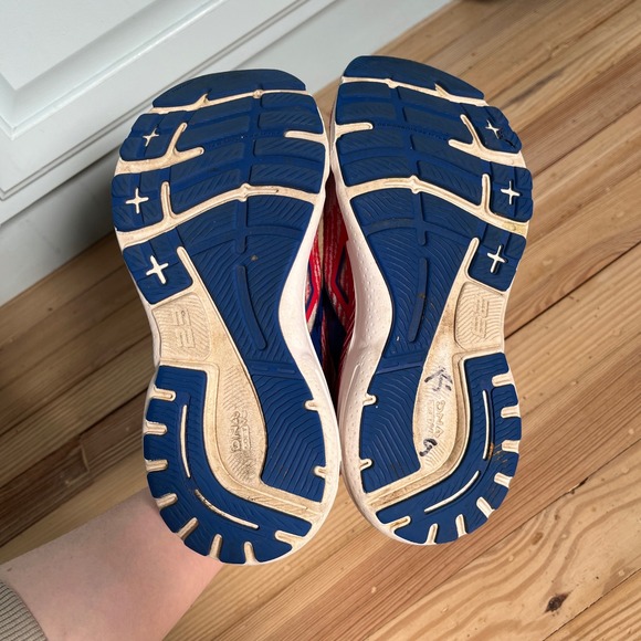 Brooks Adrenaline GTS 23 Womens 7.5 Red White Blue Striped Running Shoes USA - Picture 7 of 9